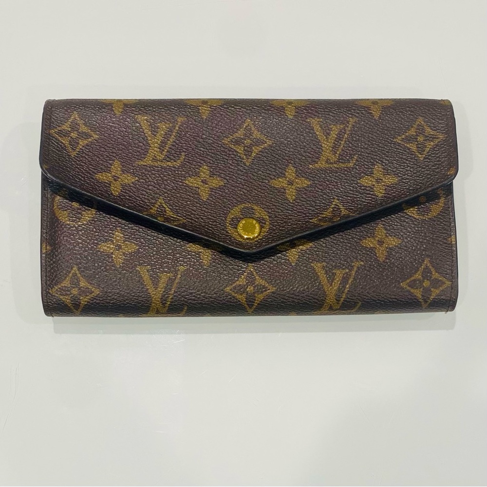 Authentic Louis Vuitton Sarah Monogram Wallet